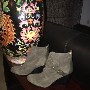 NWT Nine West wedge shoe